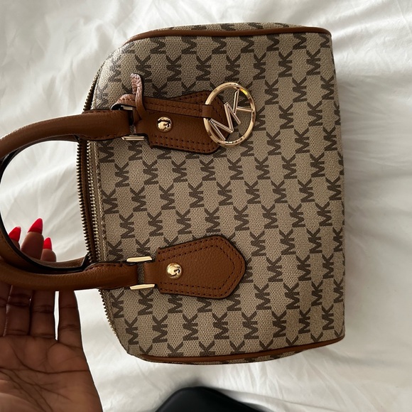 BrandNew crossbody and shoulder  Michael kors - Picture 1 of 7